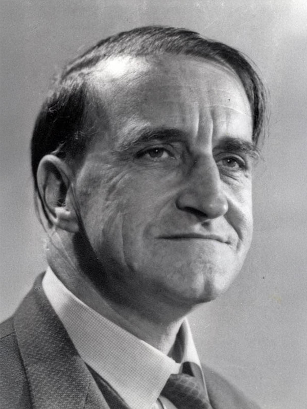 Leon MacLaren, founder of the School of Economic Science.